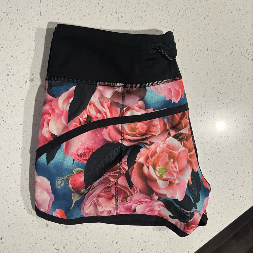 EUC Lululemon Speed Up Short in retired floral print